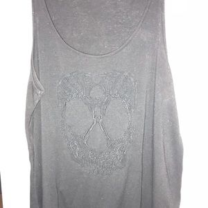 Tank with lace skull